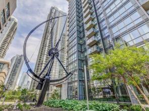 MiCasa Suites - Stylish Condo by CN Tower