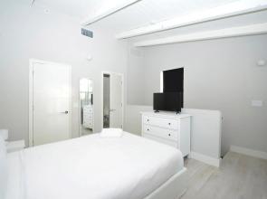710 South Beach Apartment