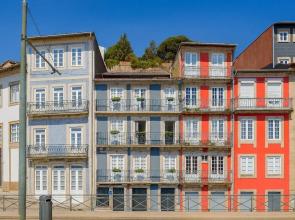 Miragaia Riverside Suites.