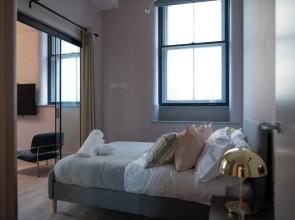 Luxury Stunning 2bed Apt City Centre