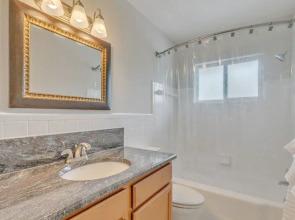 Shangri-la 3 Bedroom Home by RedAwning