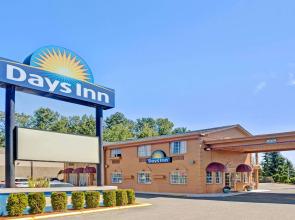 Days Inn by Wyndham Everett
