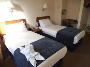 Airport Inn Gatwick