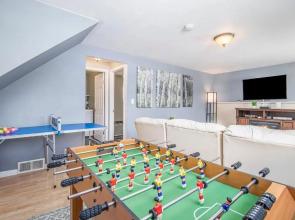 Notre Dame Get Away 4-bdm 2-mile From Campus BBQ