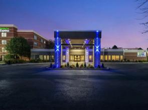 Holiday Inn Express Naperville by IHG