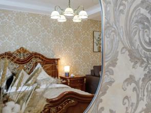 Apartments on Revolyutsionnaya street 4