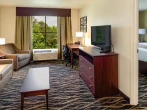 Cobblestone Inn & Suites - Fairfield Bay