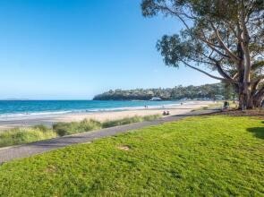 Two Beds off the Beach