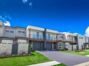 Escape At Nobbys Executive Townhouse 1 74 Pacific Drive