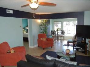 Sunset Royale - 204 1 Bedroom 1 Bathroom Apts