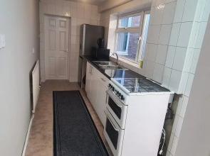 Stylish Central Home - Sleeps 4 & Private Garden