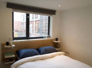 Light and Airy Dalston Living In Convenient Location