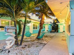 Hollywood Beach West Park Retreat