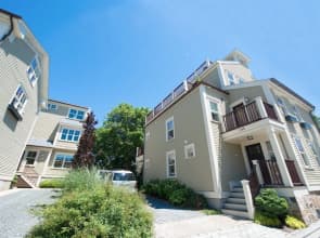 The Newport Lofts - 548 Thames Street
