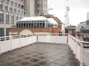 1BD Modern City Oasis: Near London Attractions