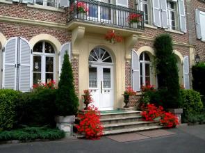 Logis Le Clos du Montvinage Rest. Auberge Val De l'Oise