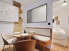 Elegant Comfort in the Heart of Paris-notre Dame