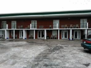 Clothier Mills Inn Motel