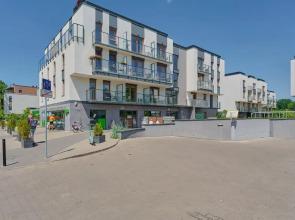 Riverside Apartment & Parking by Renters