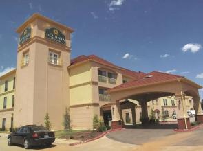 La Quinta Inn & Suites by Wyndham Woodward