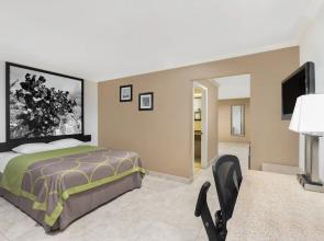 Super 8 By Wyndham Mcallen/Downtown