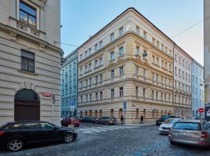 Modern Studio in New Town by Prague Days