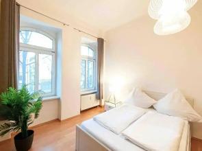 Altbauwohnung direkt an der Karli mit Balkon - Netflix inklusive