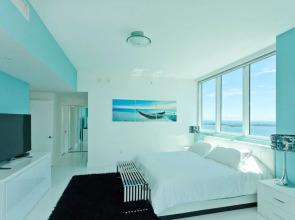 Vizcayne Luxury Condo by 1stHomeRent