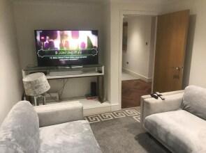 Inviting 3-bed Apartment in London