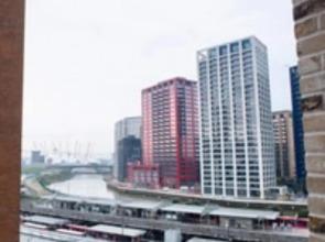 Spacious Flat In London Zone 2 With River Views