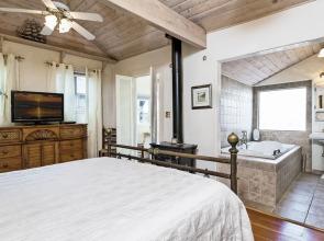 427 Santa Barbara (1655-159022) - 1 Br Hotel Room