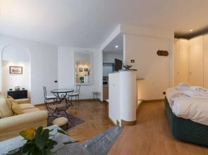 At Home Heart of Milan - Duomo Apartment