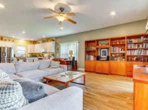 Pet-friendly Pensacola Home ~ 2 Mi to Bruce Beach!