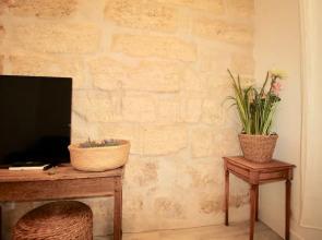 Centre historique, Place Crillon