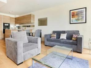 The River Thames Wonder - Tempting 2bdr Flat With Balcony