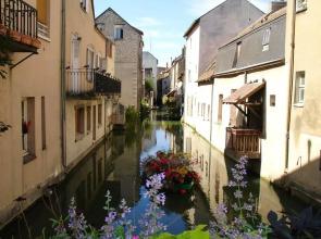 Studio in Montargis, With Wifi