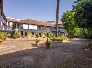 Conde Central Courtyard by Valcambre