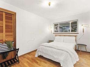 Hillside on North Queen Anne