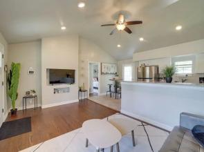 1 Mi to Tulsa Arts District: Home w/ Yard!