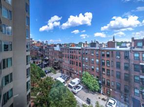 Awesome Apt in the Heart of Back Bay!