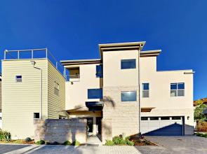 Bright & Breezy Retreat - Walk to Tamarack Beach home