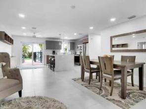 617 NW 30 CT Pool Patio 5Bd 3bath Fire Pit Parking for 3