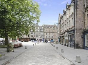 ALTIDO 2-BR Apt directly next to Edinburgh Castle