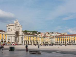 Baixa-Chiado Library Loft
