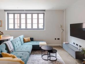 The Tranquil Den - Regent s Park - by Frankie Says