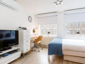 Convenient Soho Premium 5* with Air Conditioning!