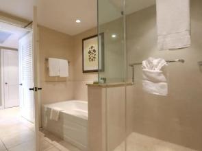 K B M Resorts- HKH-537 Romantic Studio, ocean views, private balcony, perfect getaway