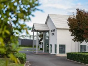JetPark Hotel Hamilton Airport