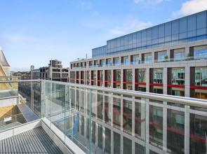 Sleek 2BD Flat W/terrace - 2 Mins From Farringdon!