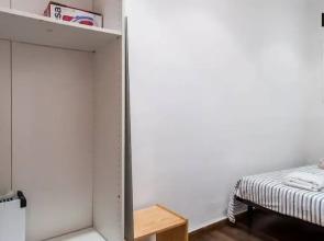 Two Bedroom Apartment in the Heart of the Born 22